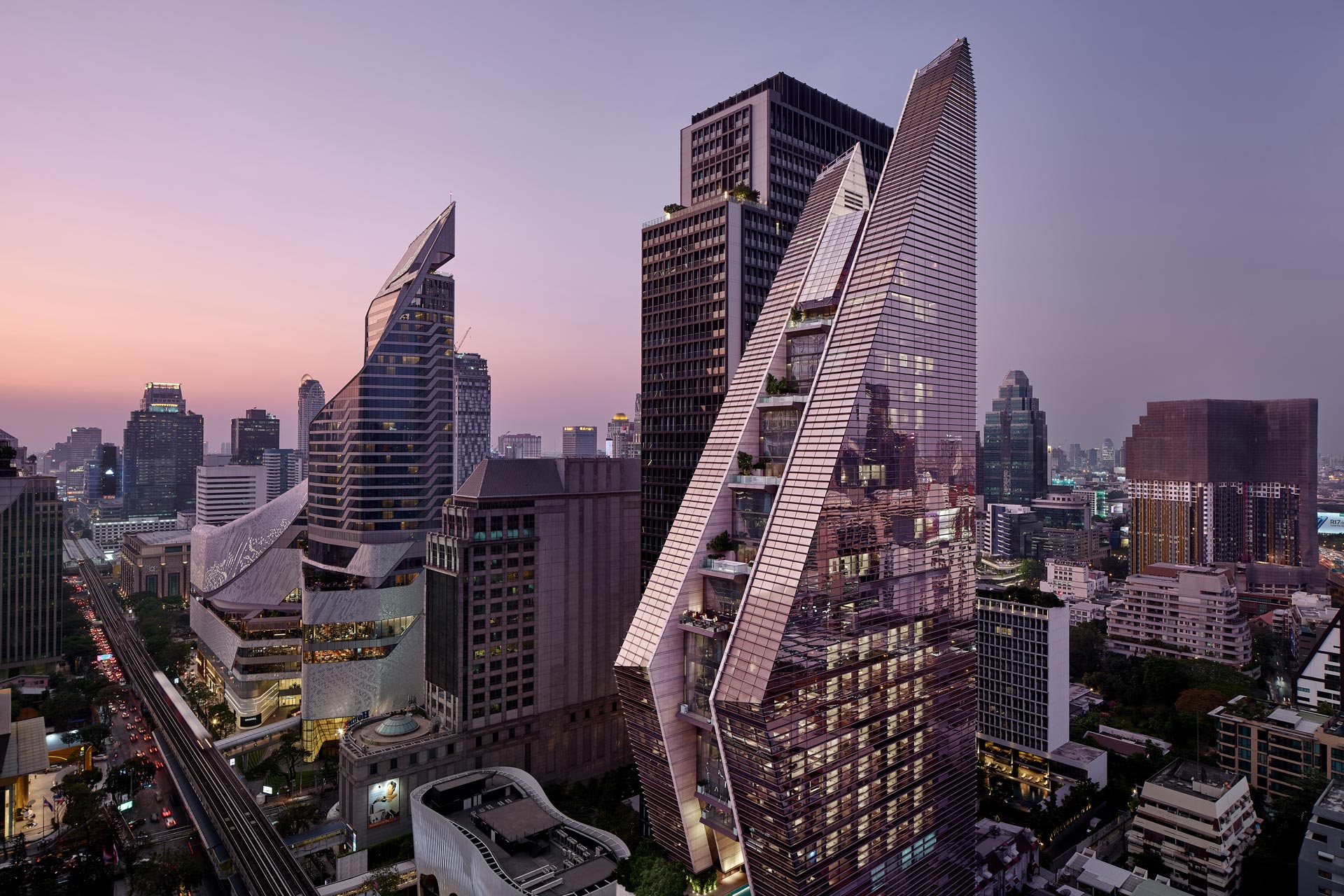 rosewood-bangkok-hotel-00.jpg