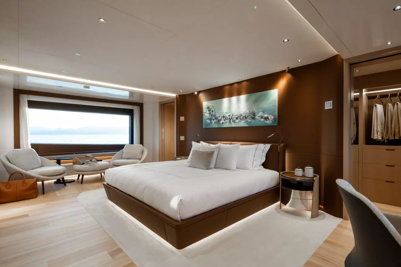  Benetti&rsquo;s Class 44M M/Y Juno&rsquo;s 7 owner cabin