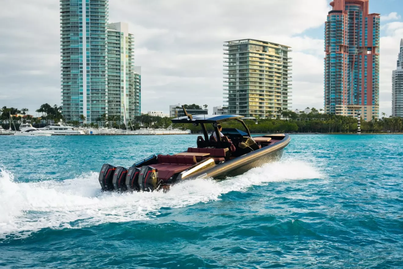 Skipper 42NC - back view.jpg