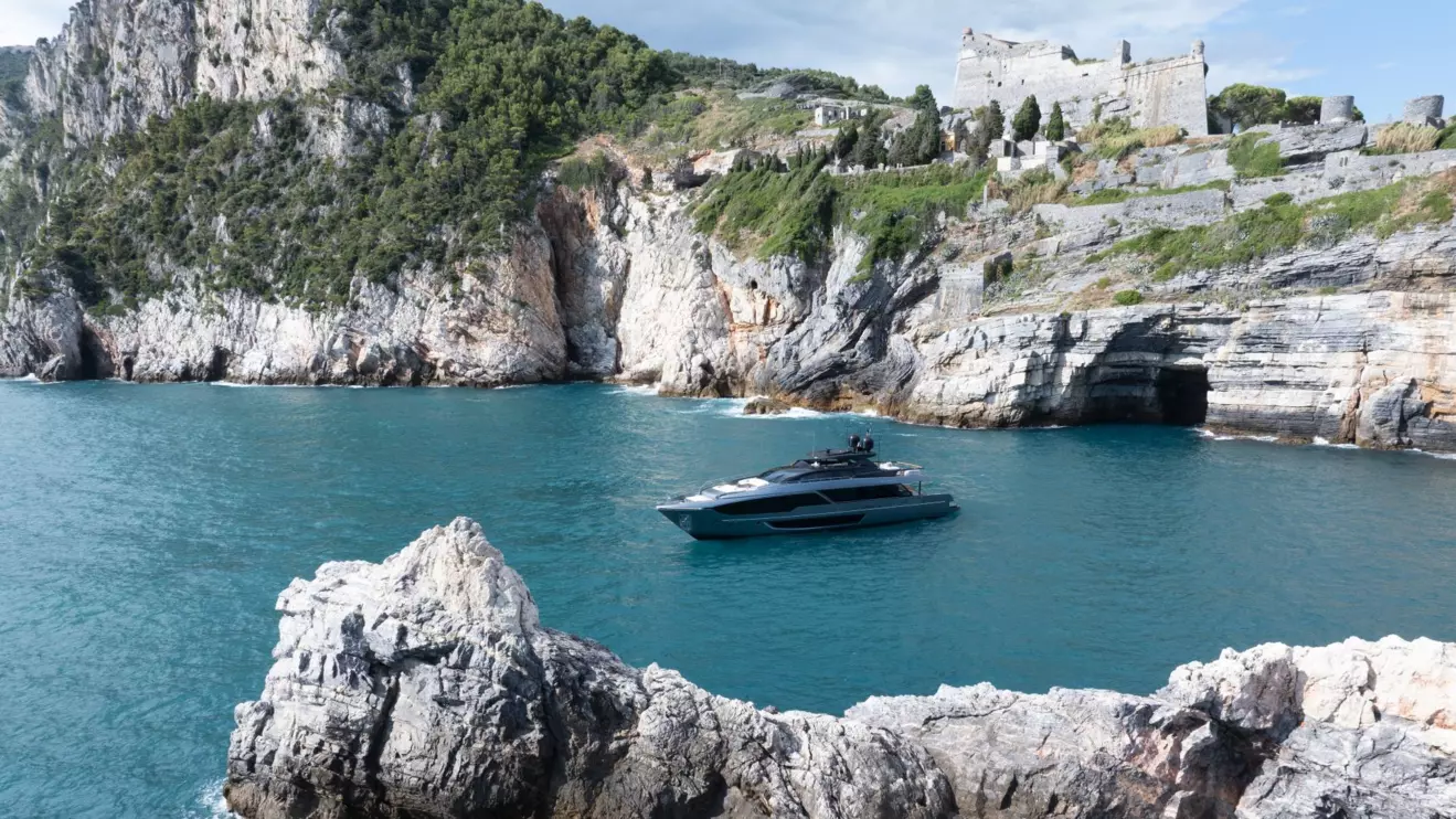 Riva 112' Dolcevita Super -anchor.jpg