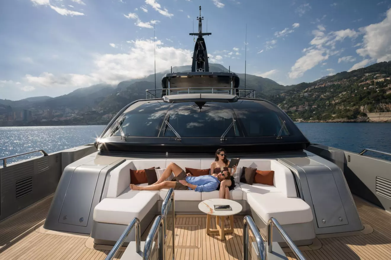 Riva 54 Metri bow lounge