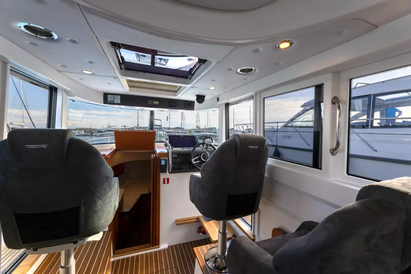 Paragon-31-cabin-unutrasnjost.jpg