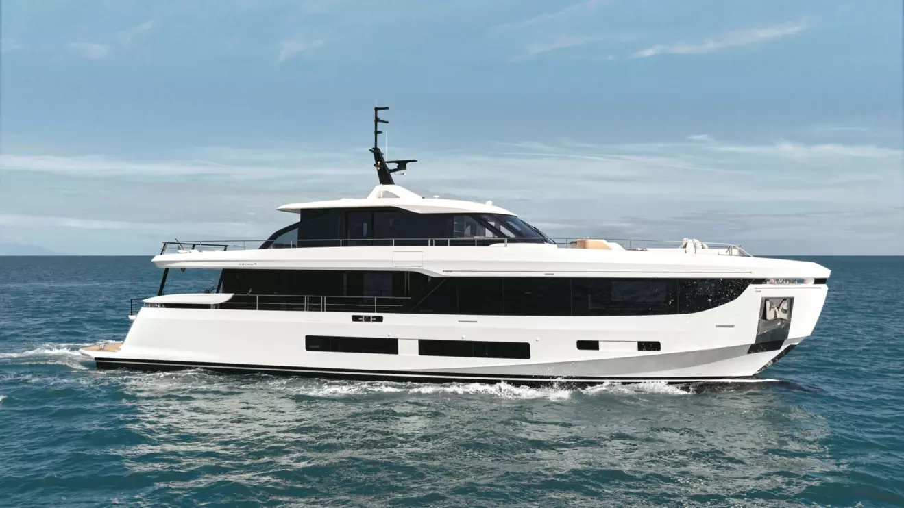 Azimut-Grande-30M-profile.jpg