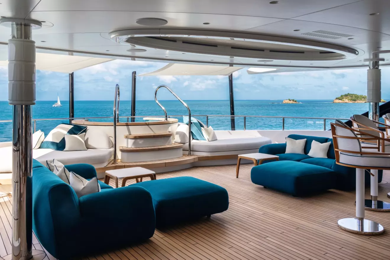 CRN Amor A Vida - brudge deck aft jacuzzi.jpg