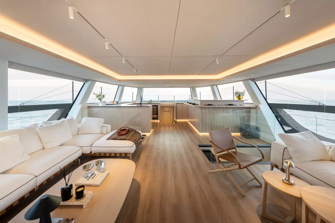 Sunreef Ultima 88 - salon.jpg