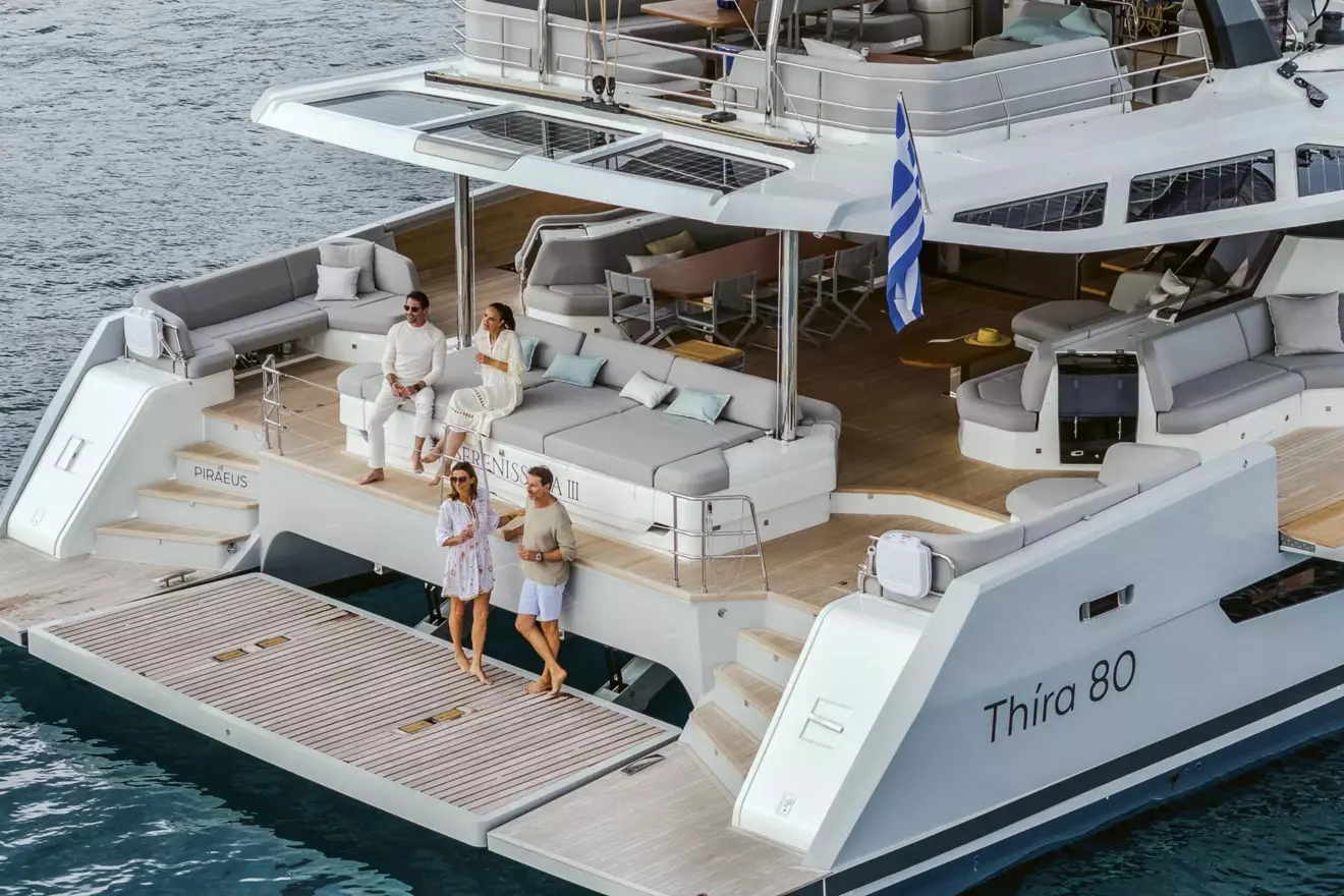 Fountaine Pajot Thíra 80 stern platform