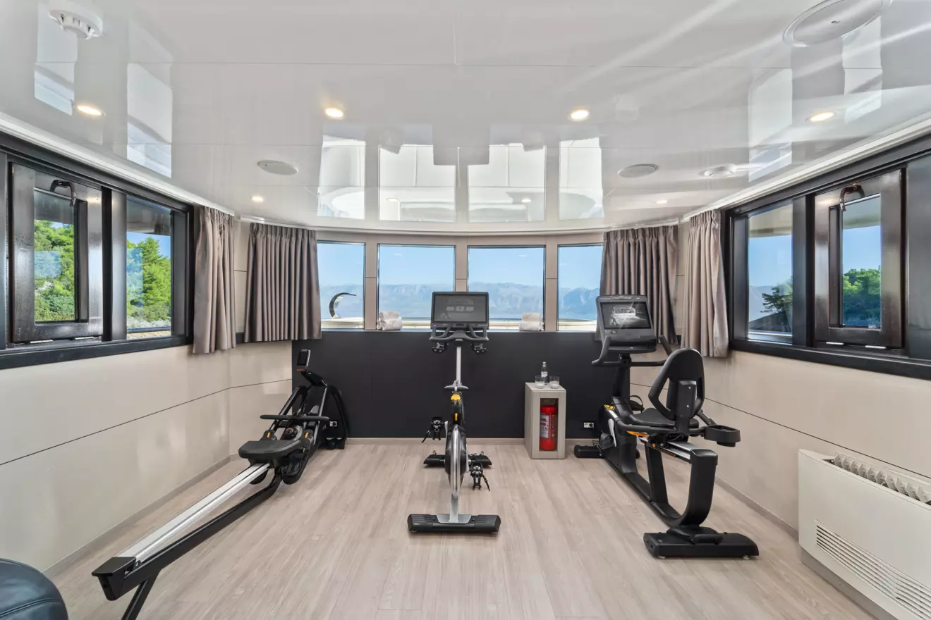 41. FREEDOM Gym - Sun deck.jpg