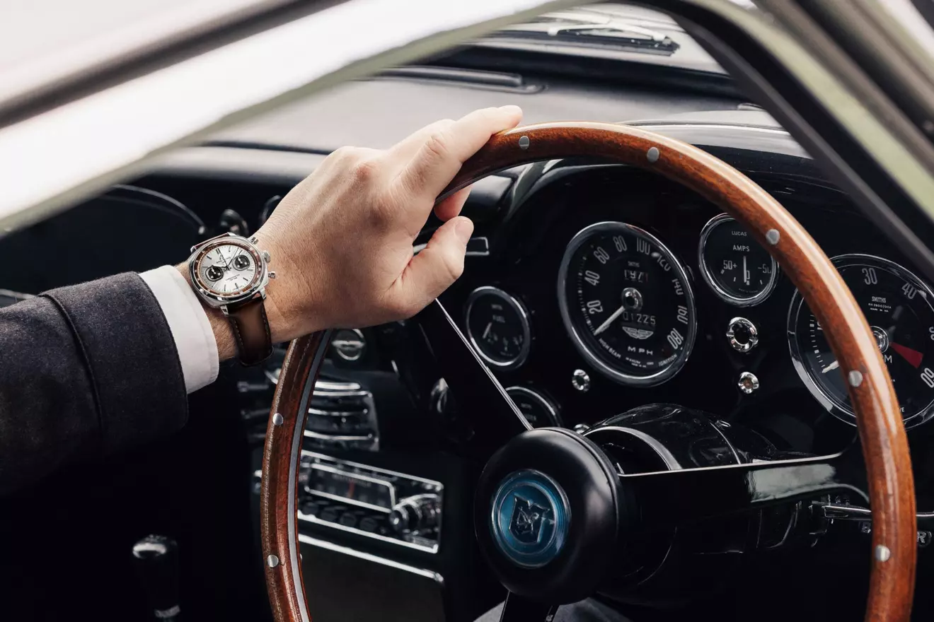 Breitling-Top-Time-B01-Chronograph-41-Tribute-to-Aston-Martin-DB5-10.jpg