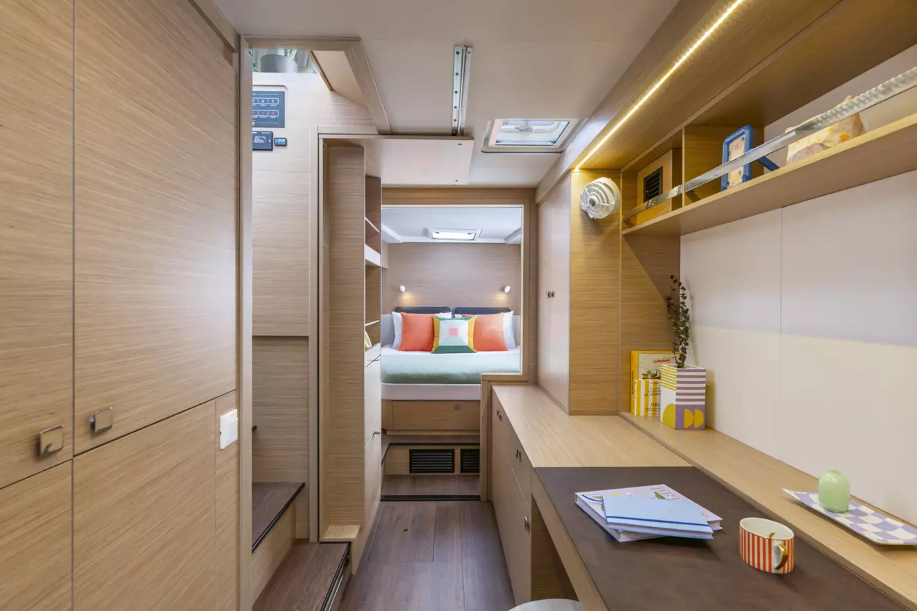 Lagoon43-cabin.jpg