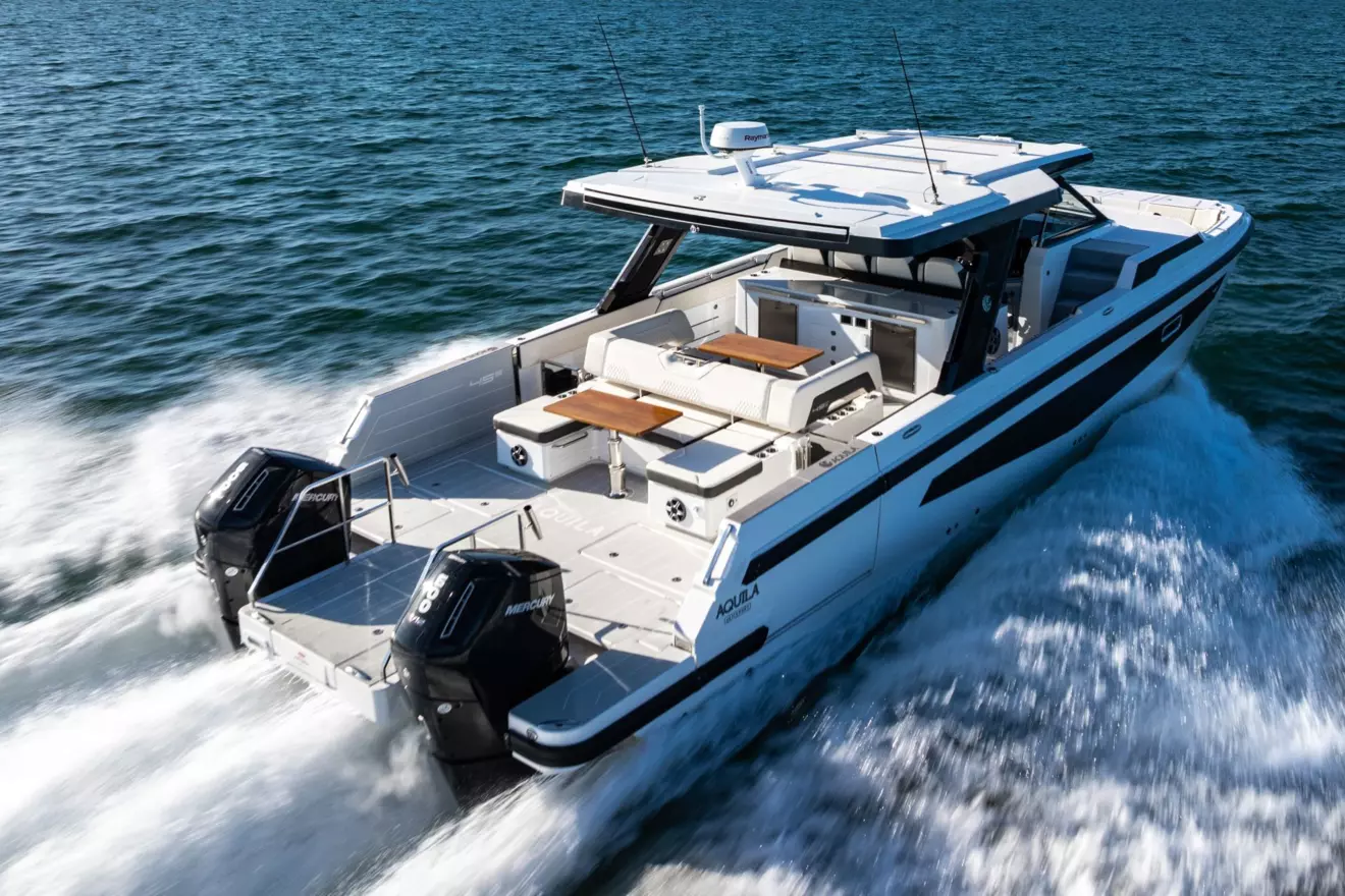 Aquila 45 Sport - back side running.jpg
