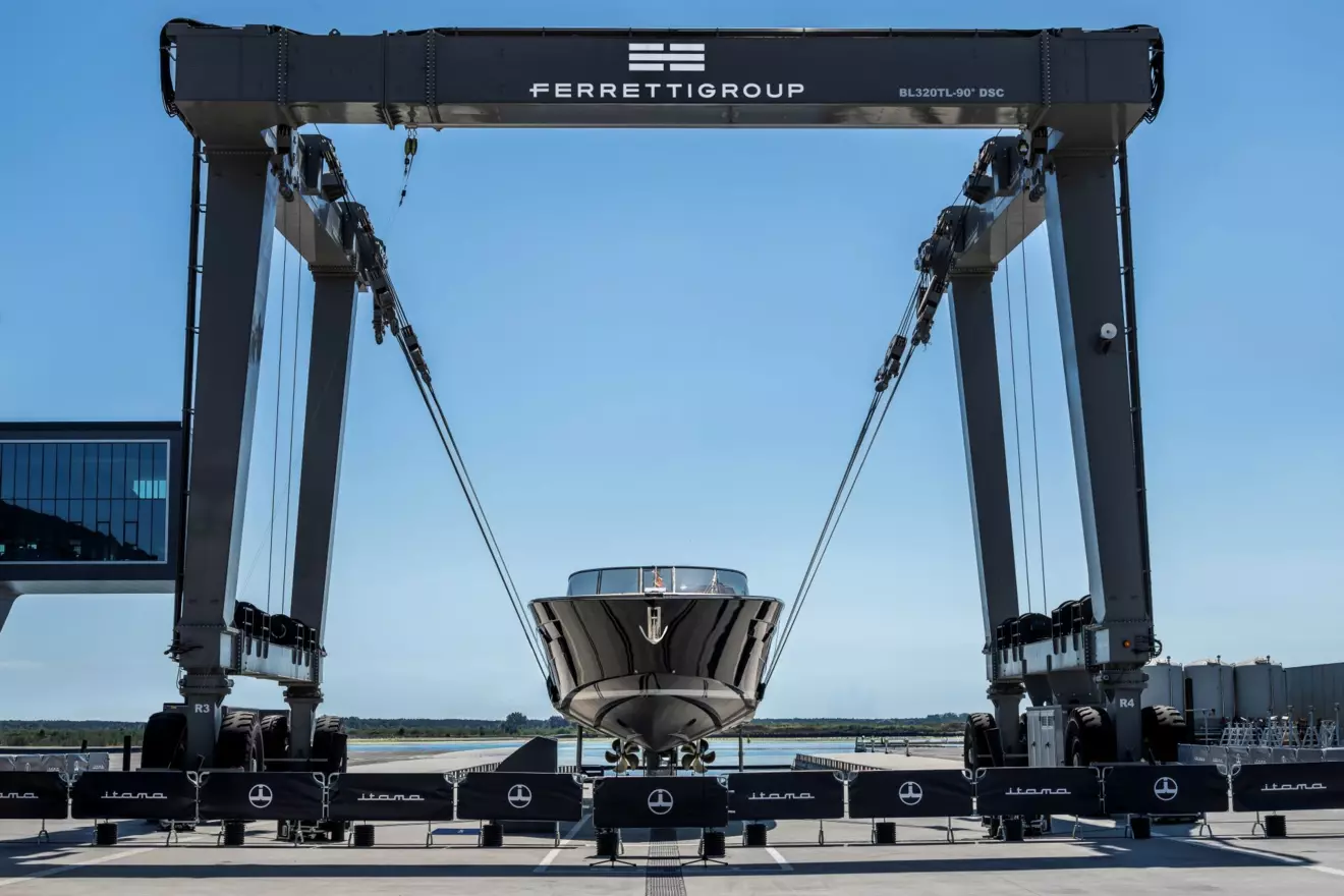 Itama 70 - launching.jpg