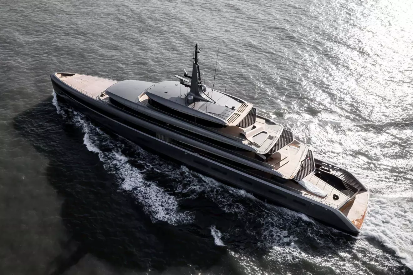 Feadship-710-Obsidian-4.jpg
