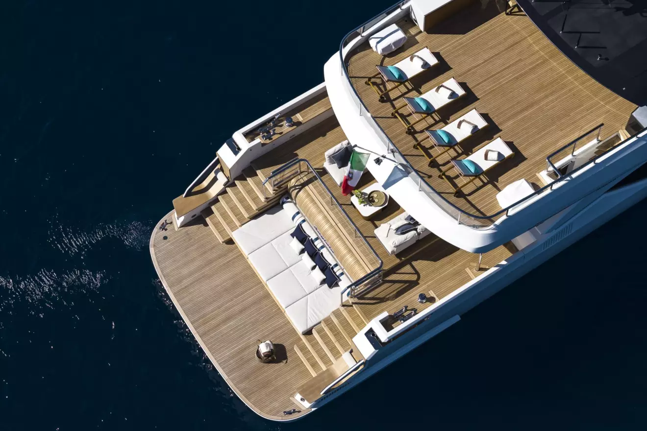 Maiora 36 Exuma aft platform