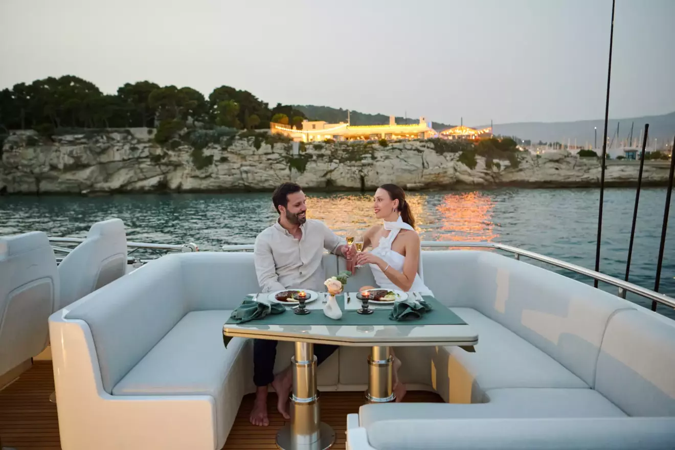 luxury yacht dining-sunset_.jpg.webp