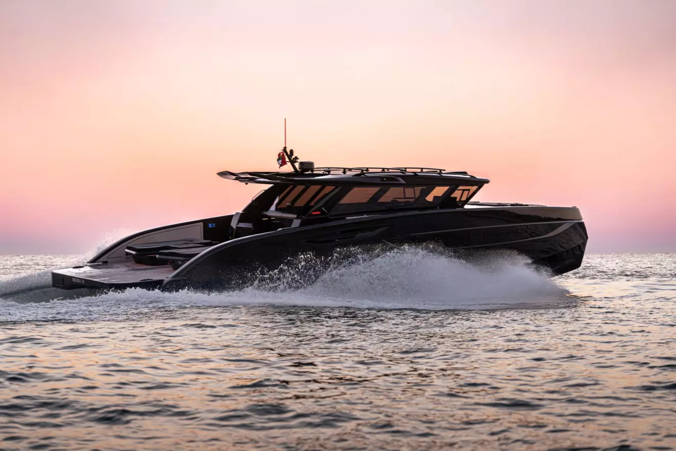 brabus ultima 55 - cruising.jpg