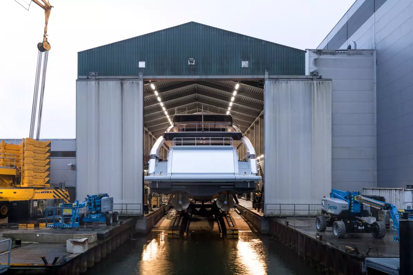 Heesen Sophia - back view.jpg