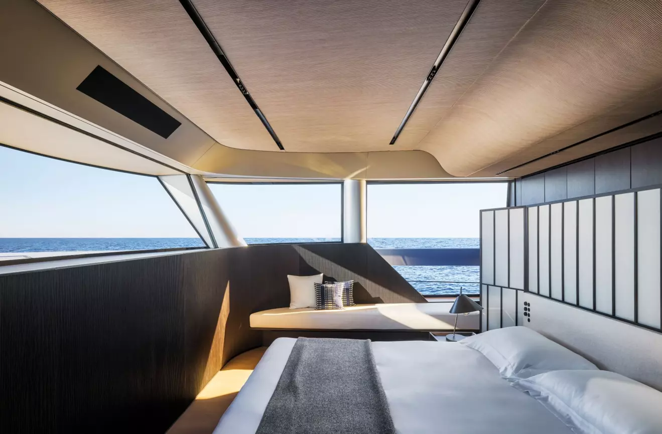 Sanlorenzo SX120 owner suite