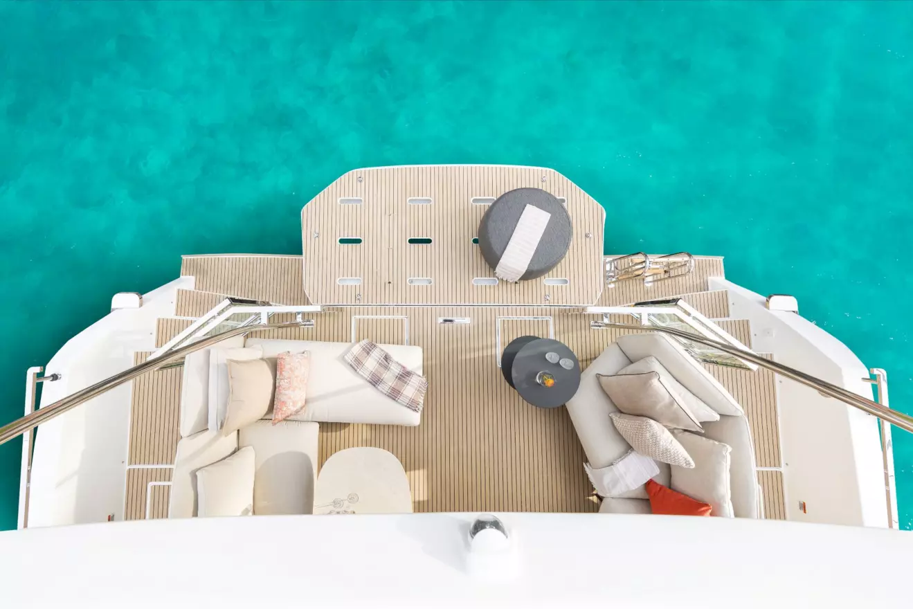 Leopard 53 PC - aft platform.jpg