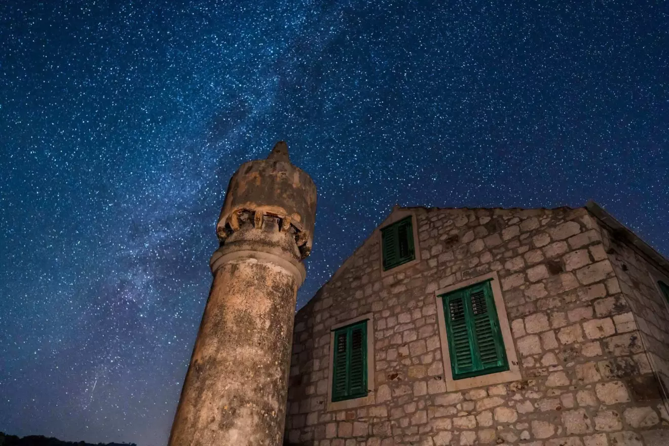 Zvijezde i fumar.jpg