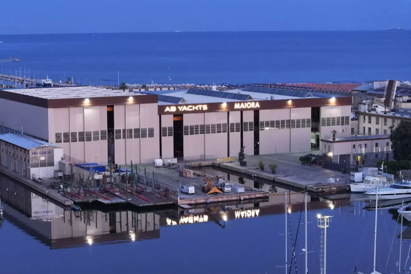 Next Yacht Group - factory Viareggio.JPG
