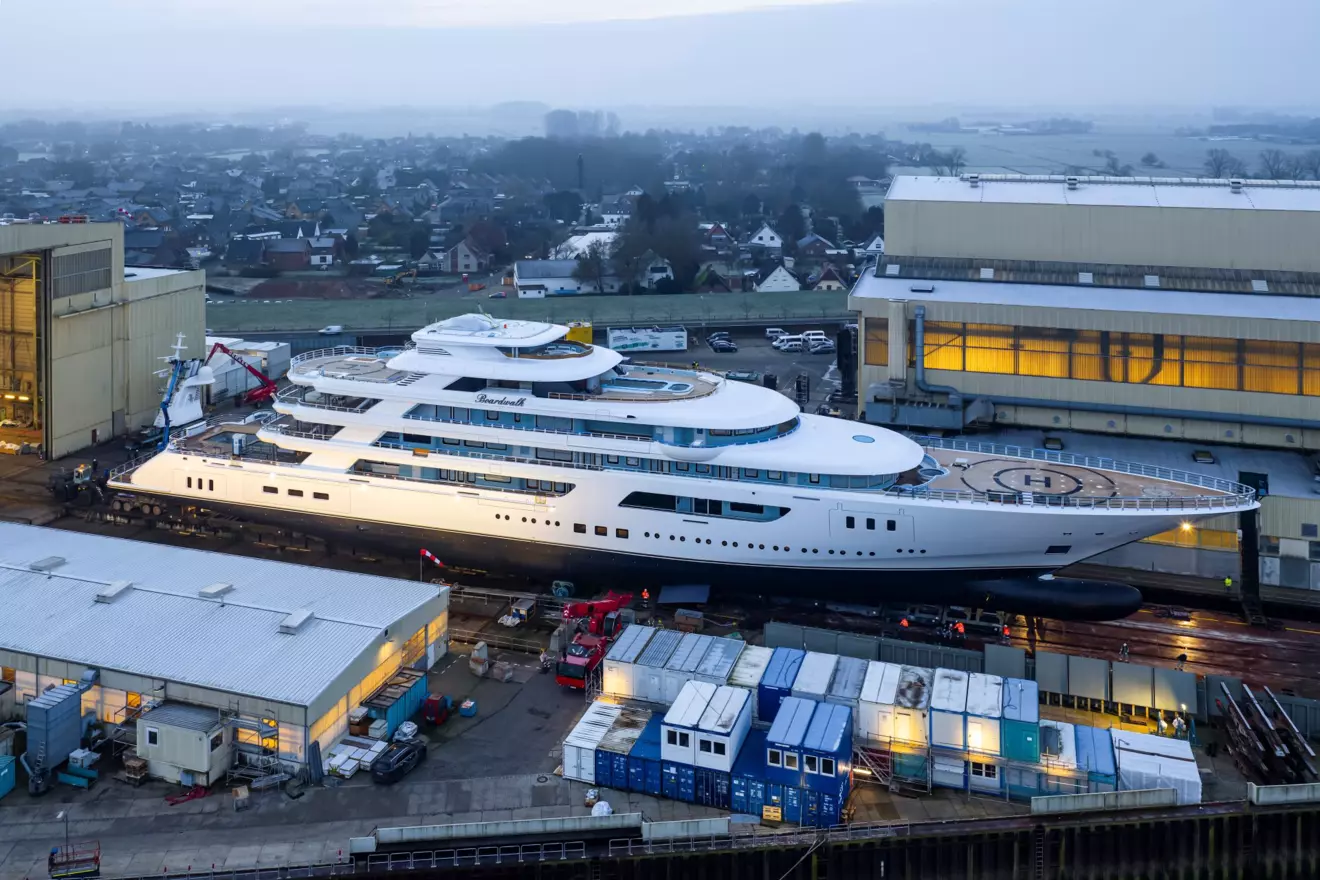 Lurssen Boardwalk - launching.jpg