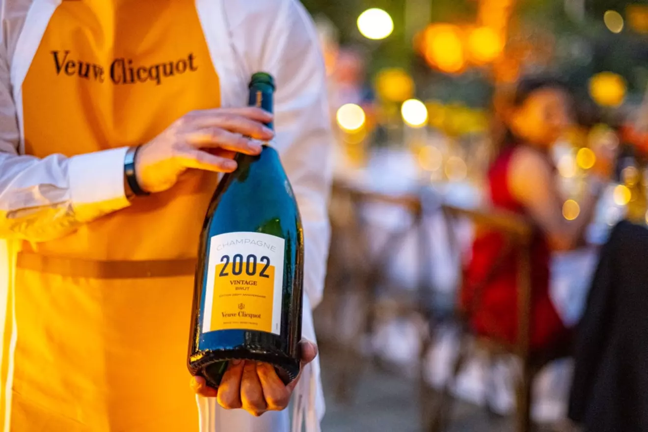 Veuve-Clicquot-Solaire-Tables-2.jpg