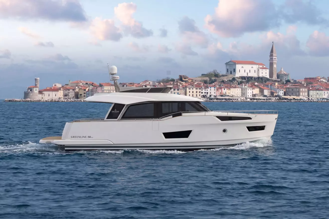 Greenline 50 Fly - side view.jpg