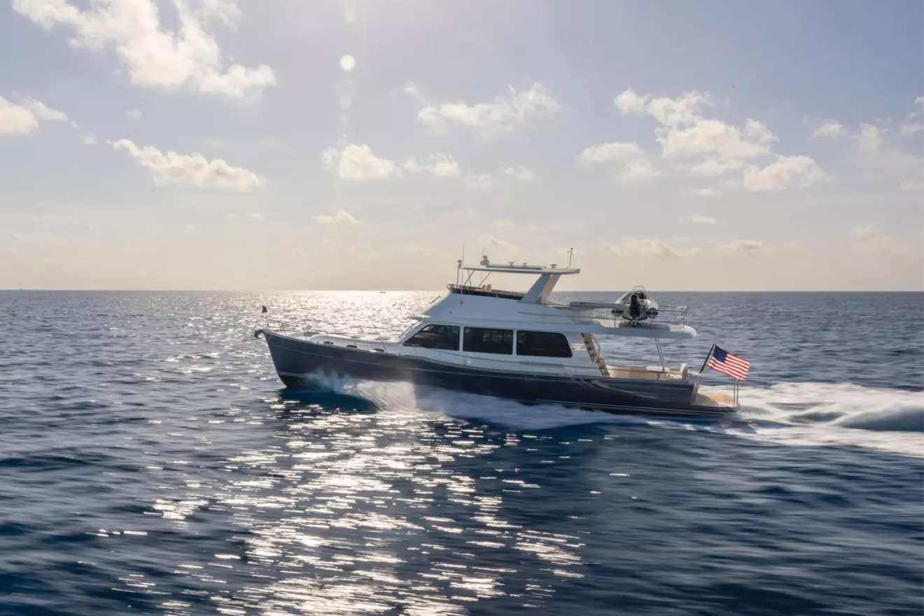 Grand Banks 62 - side view cruising.jpg