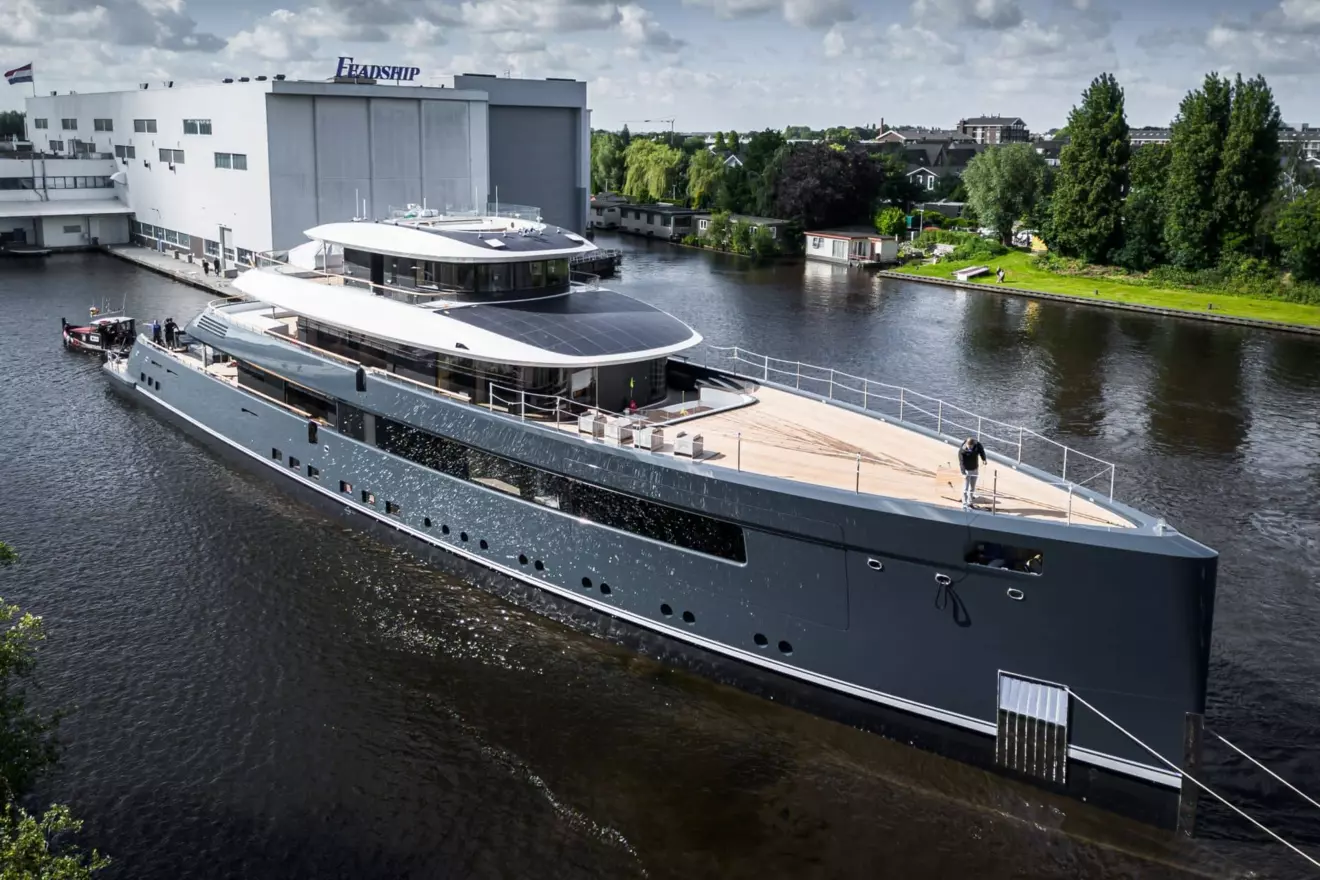 Feadship Project 713 launch
