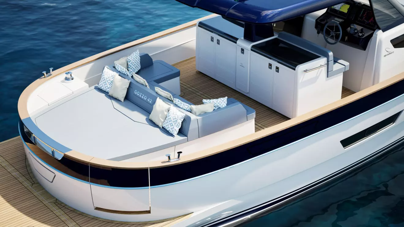 Apreamare Gozzo 42 cockpit