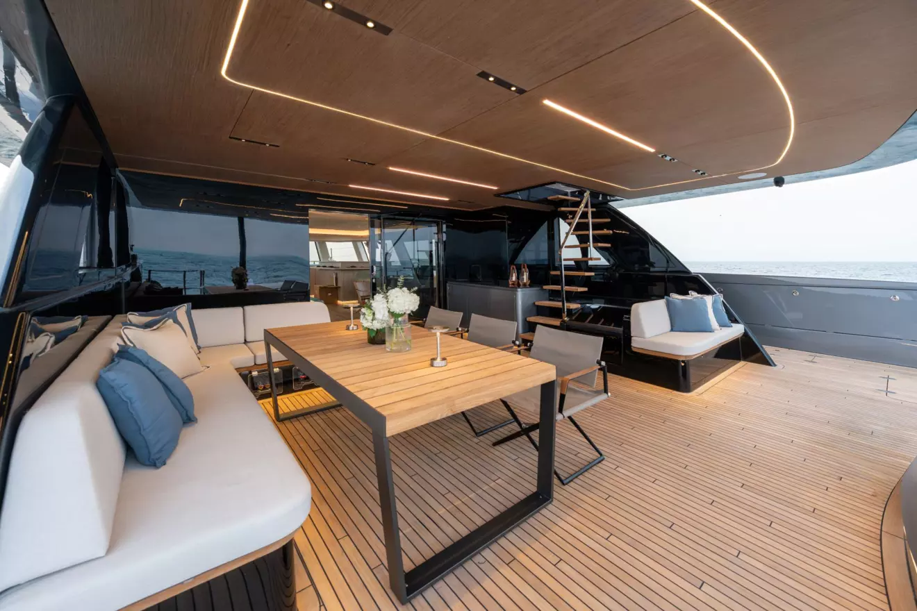 Sunreef Ultima 88 - aft deck.jpg