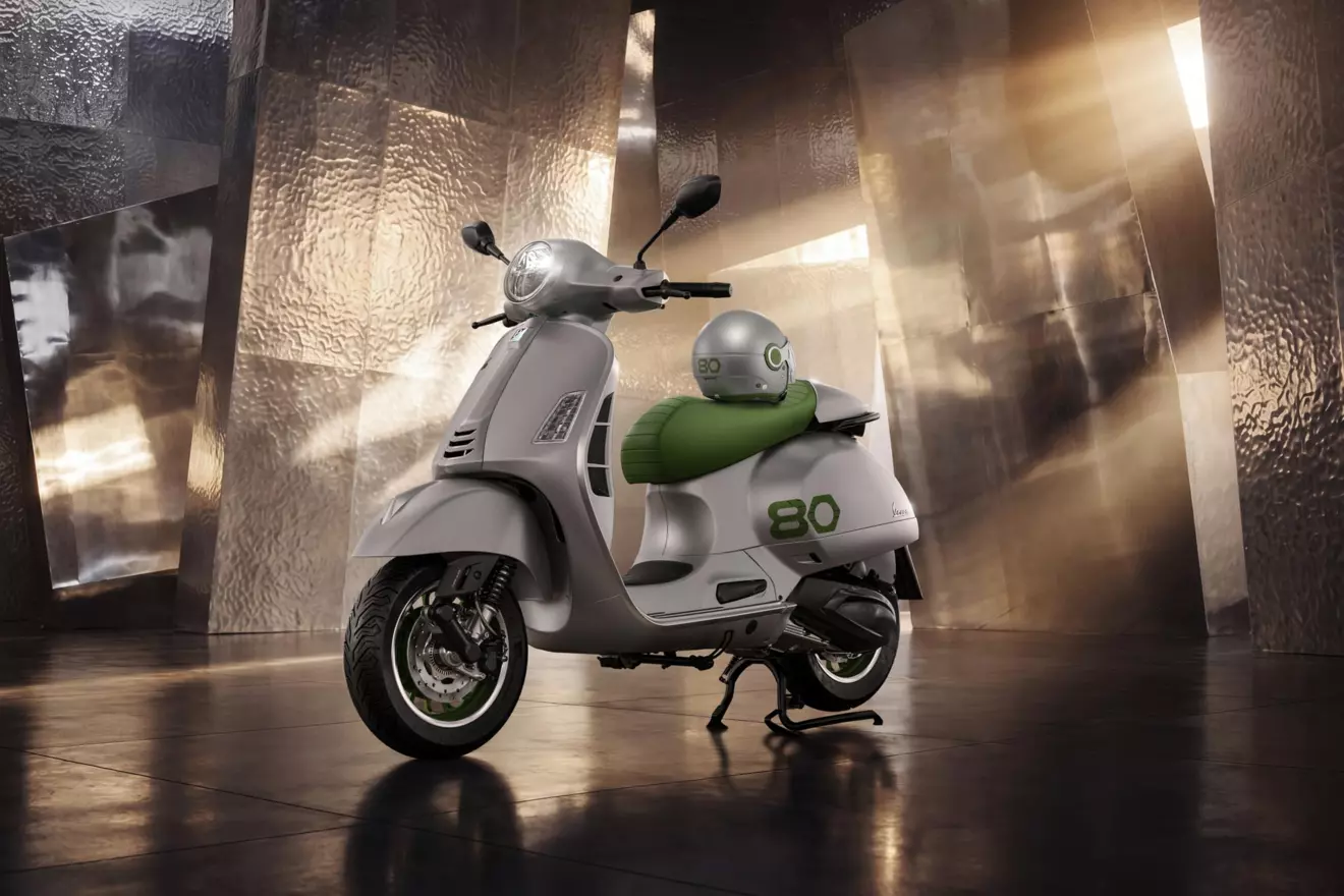 Vespa GTS Edizione Ottantesimo