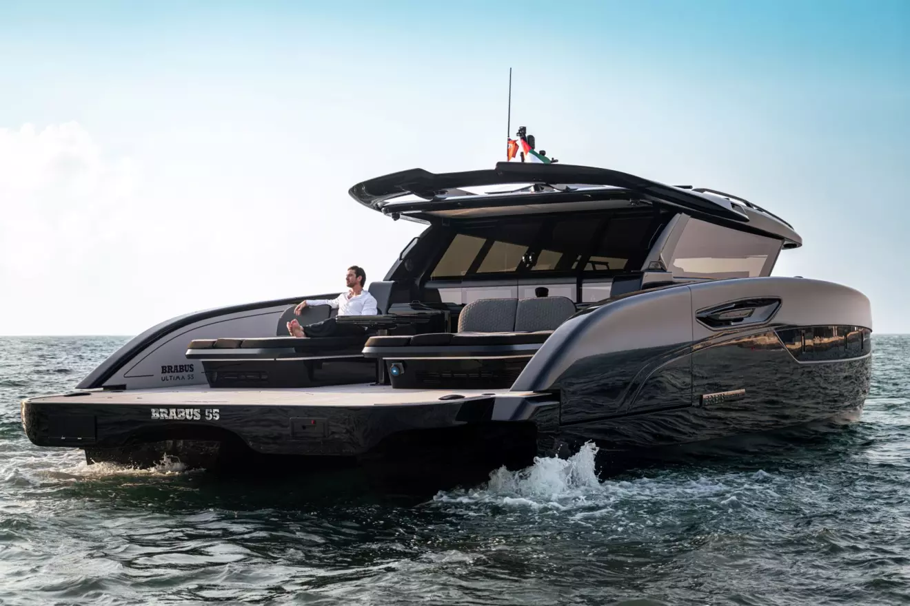 brabus ultima 55 - aft deck.jpg