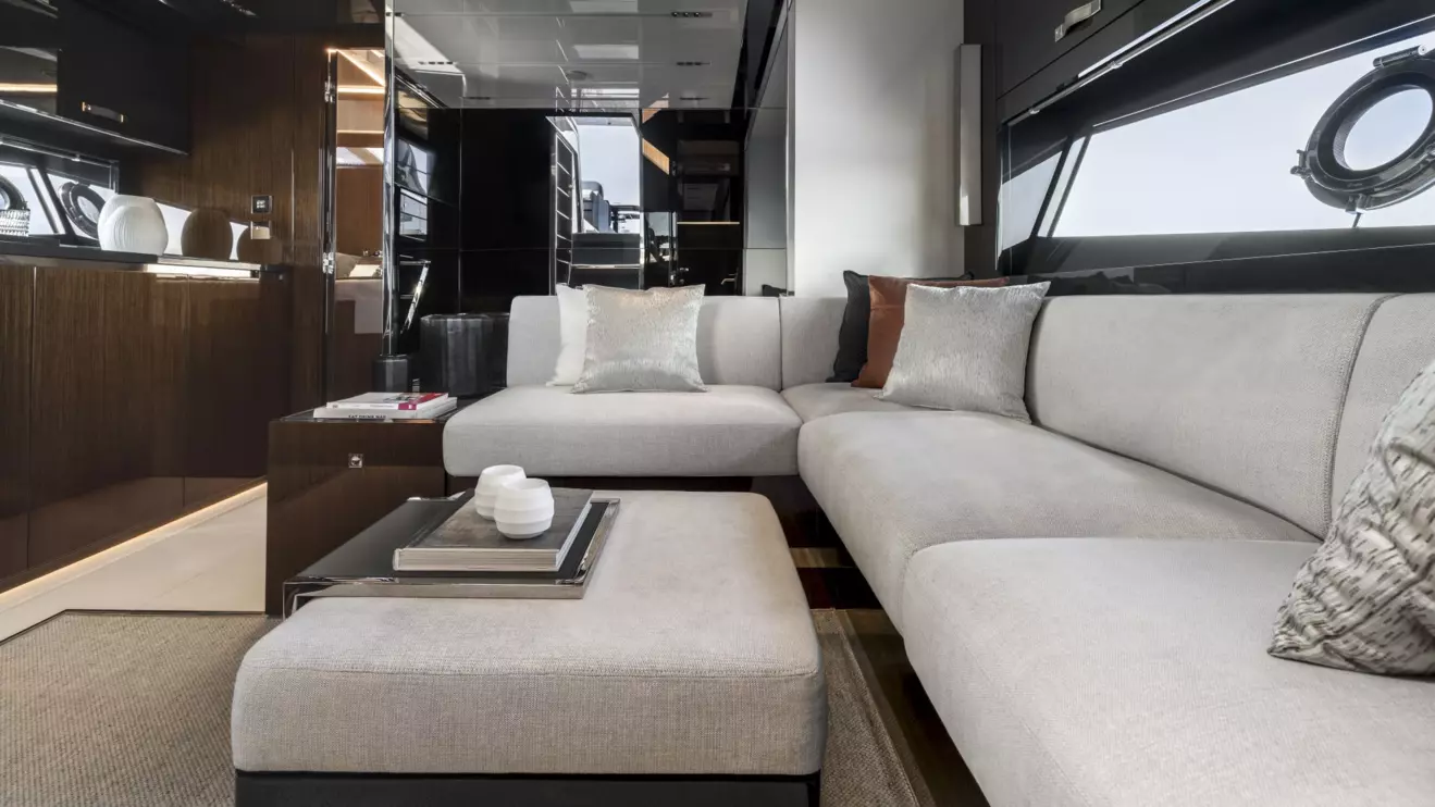 Riva 58 Capri-dinette.jpg