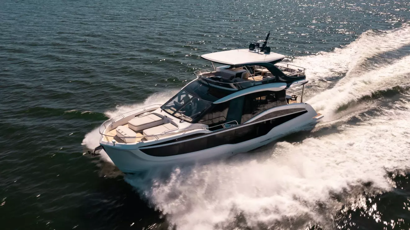 Galeon 620 Fly - cruising.jpg