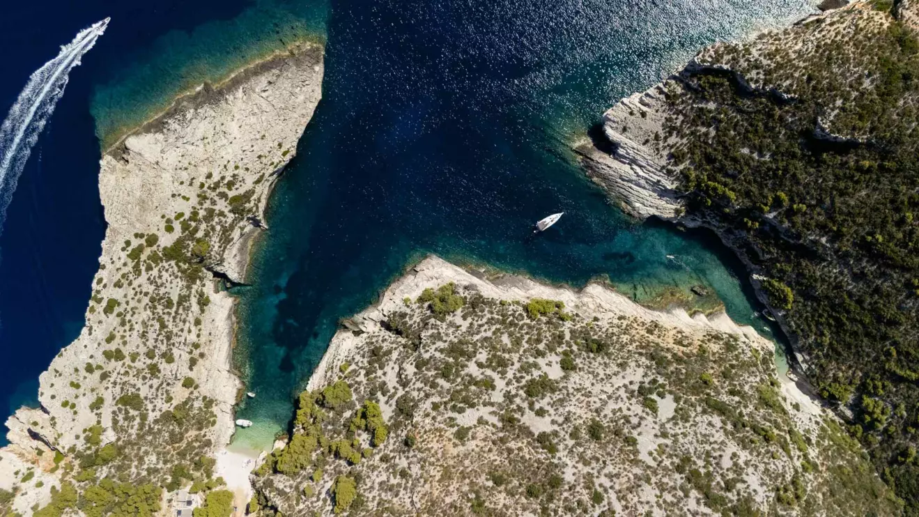 Pritiščina Bay, Island Vis