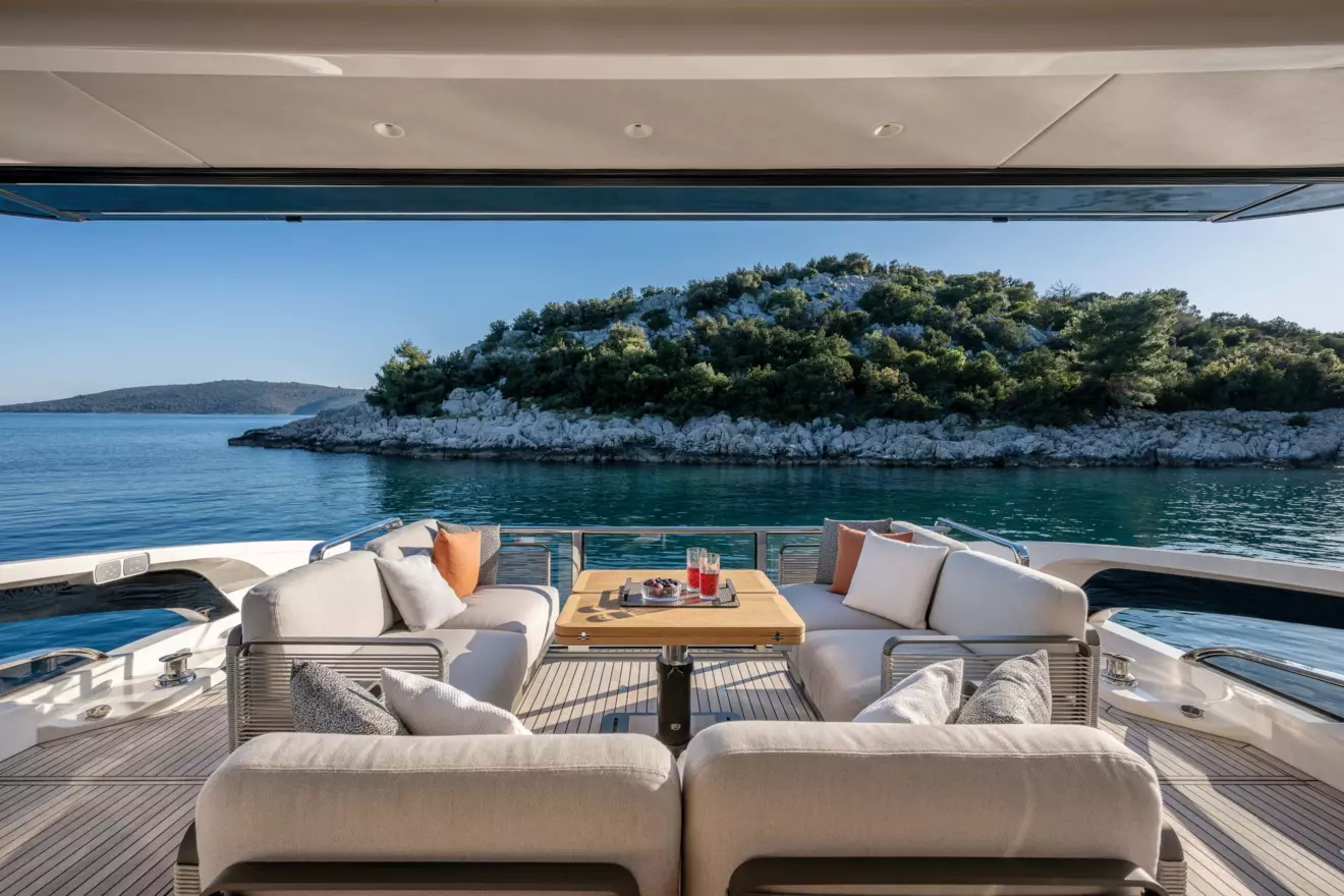 Spacious aft deck of the Absolute 70 Fly
