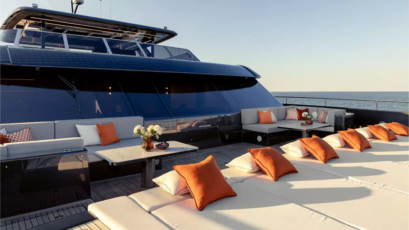 100 Sunreef Power Eco - bow lounge.jpg