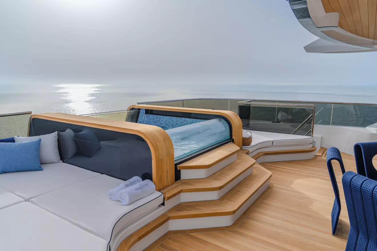 Majesty 145 - upper deck pool.jpg
