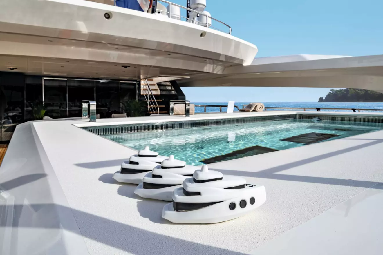 CRN-Ciao-superyacht-1.jpg