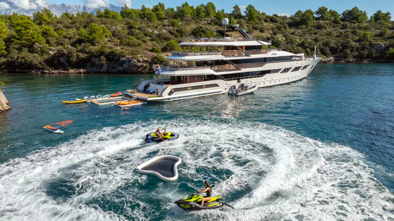 luxury cruiser argo charter croatia