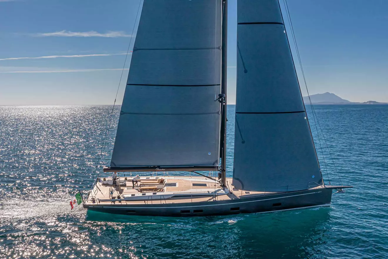 GS72-open-sail-00.jpg