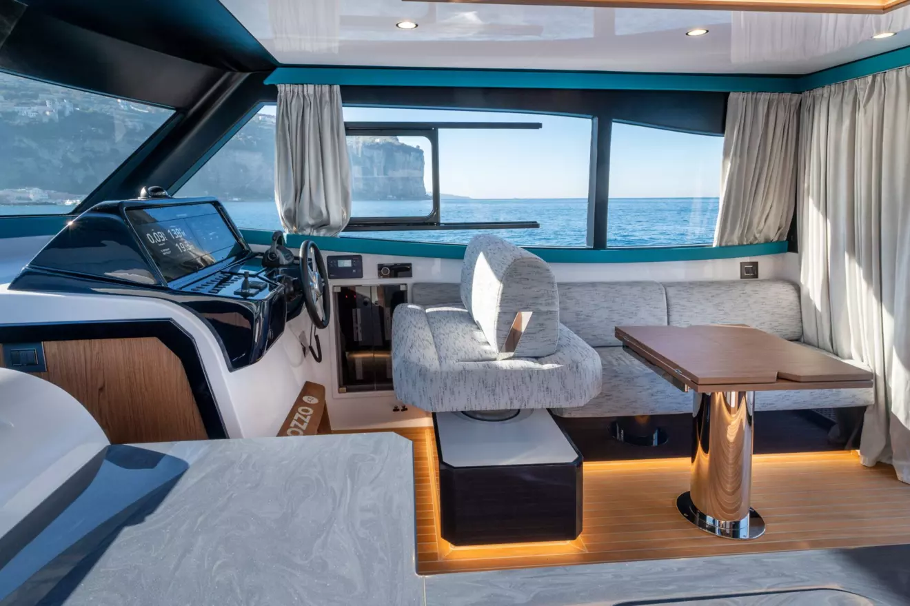 Apreamare Gozzo 48 Cabin console