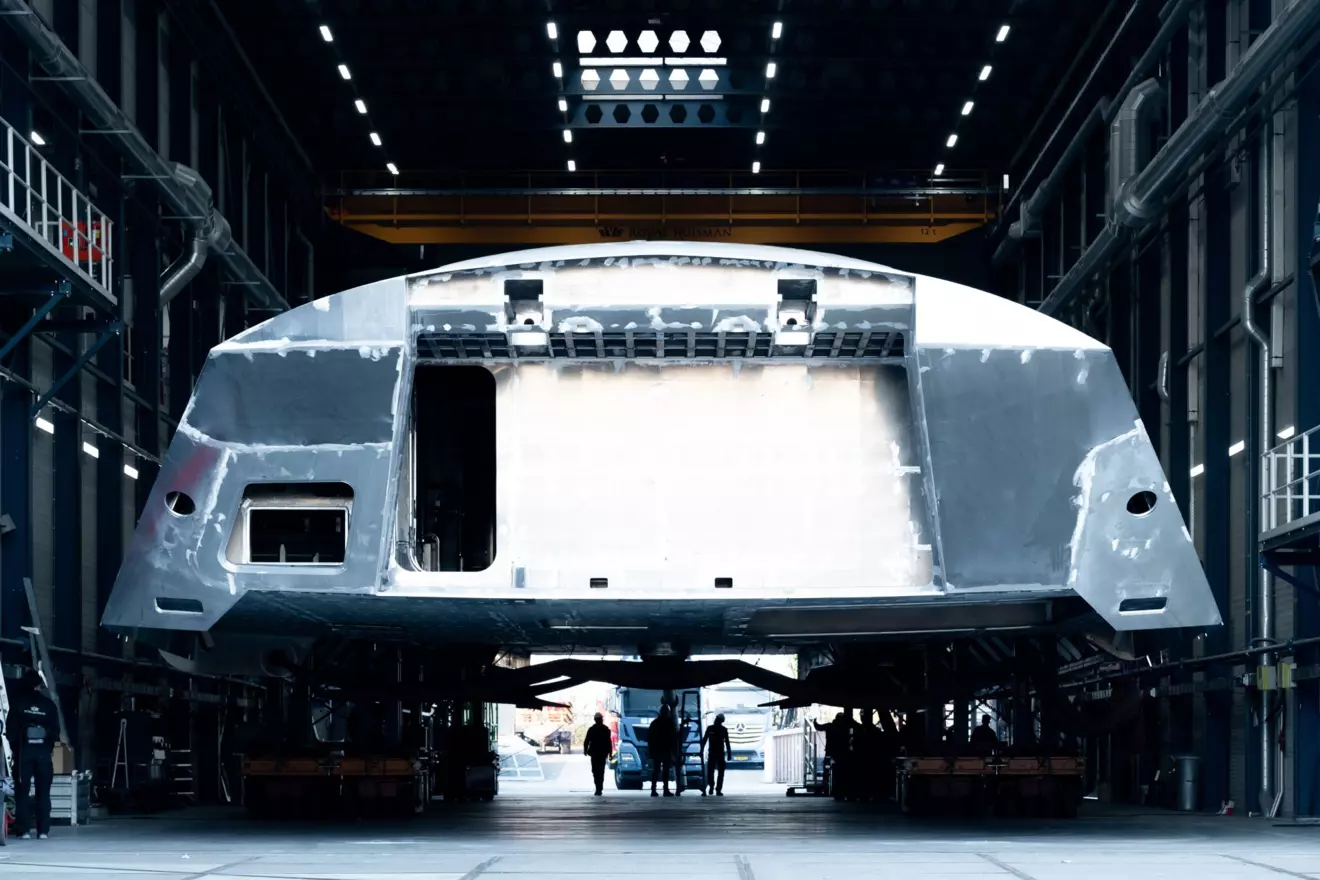 Royal Huisman 412  - shipyard.jpg