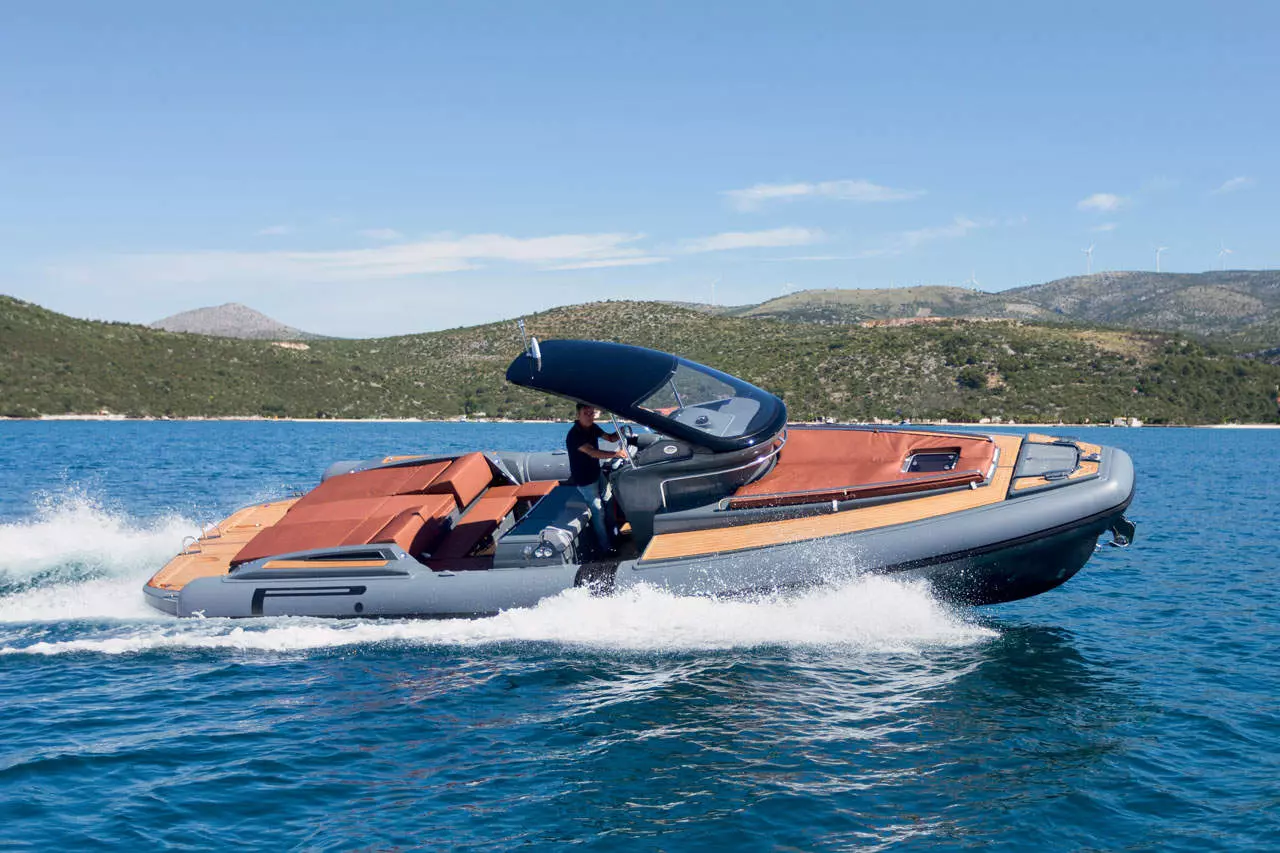Pirelli 1100 Cabin Review: RIB Ferrari