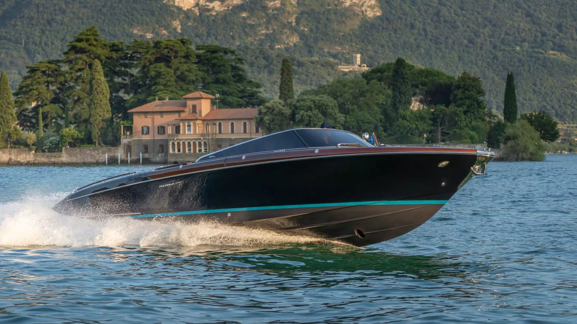 The Riva Legend Is Given a Makeover With Aquariva Special