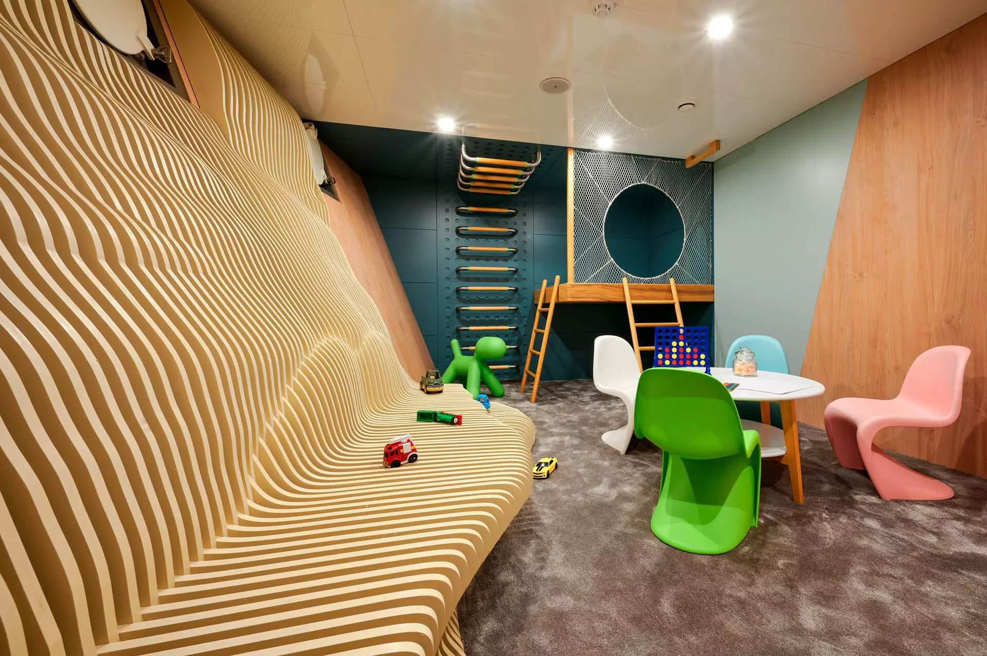 05 - Interior - Amenities - 03 - Playroom (2).jpg