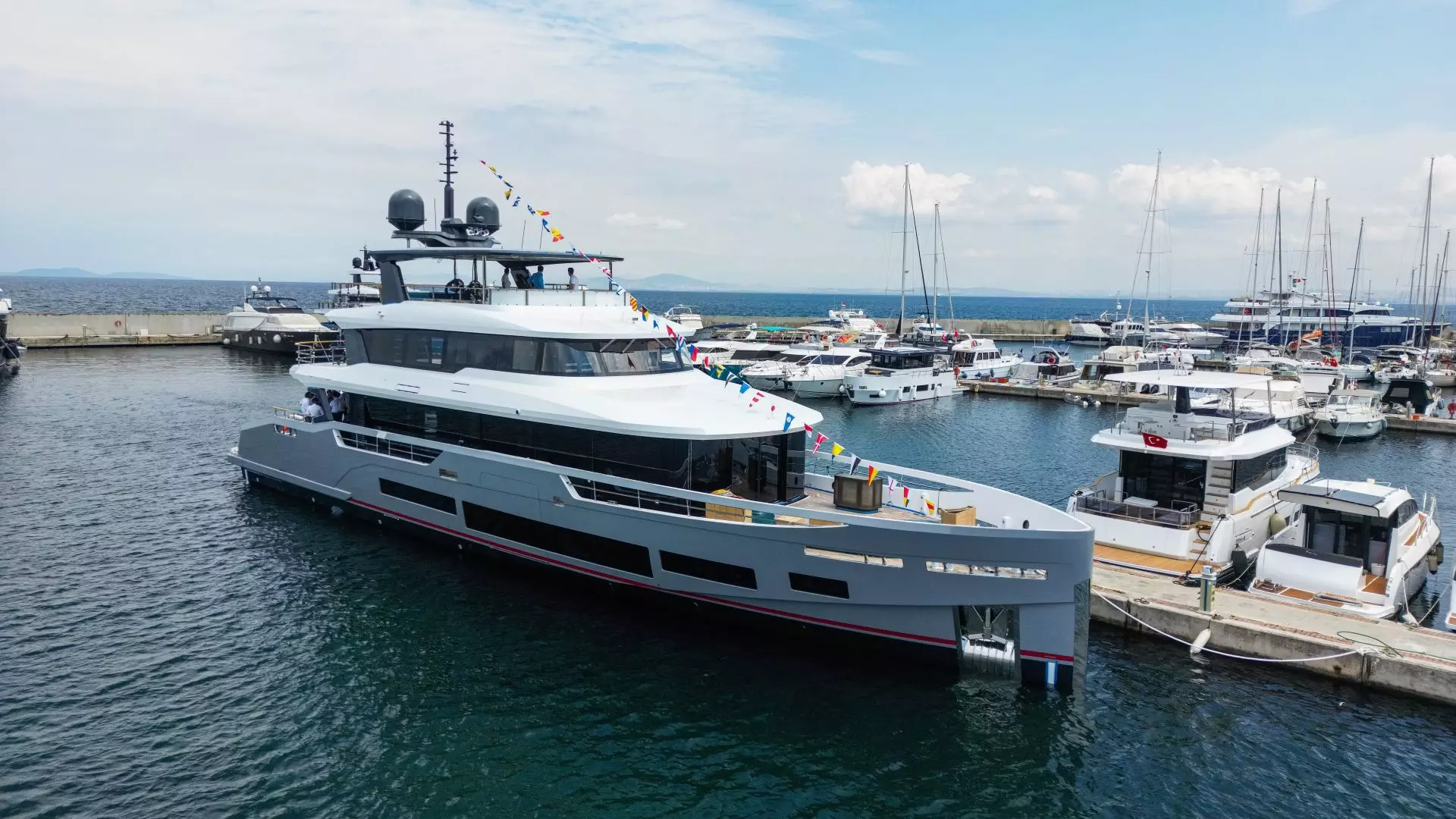 Superyacht Sirena 118 aerial view