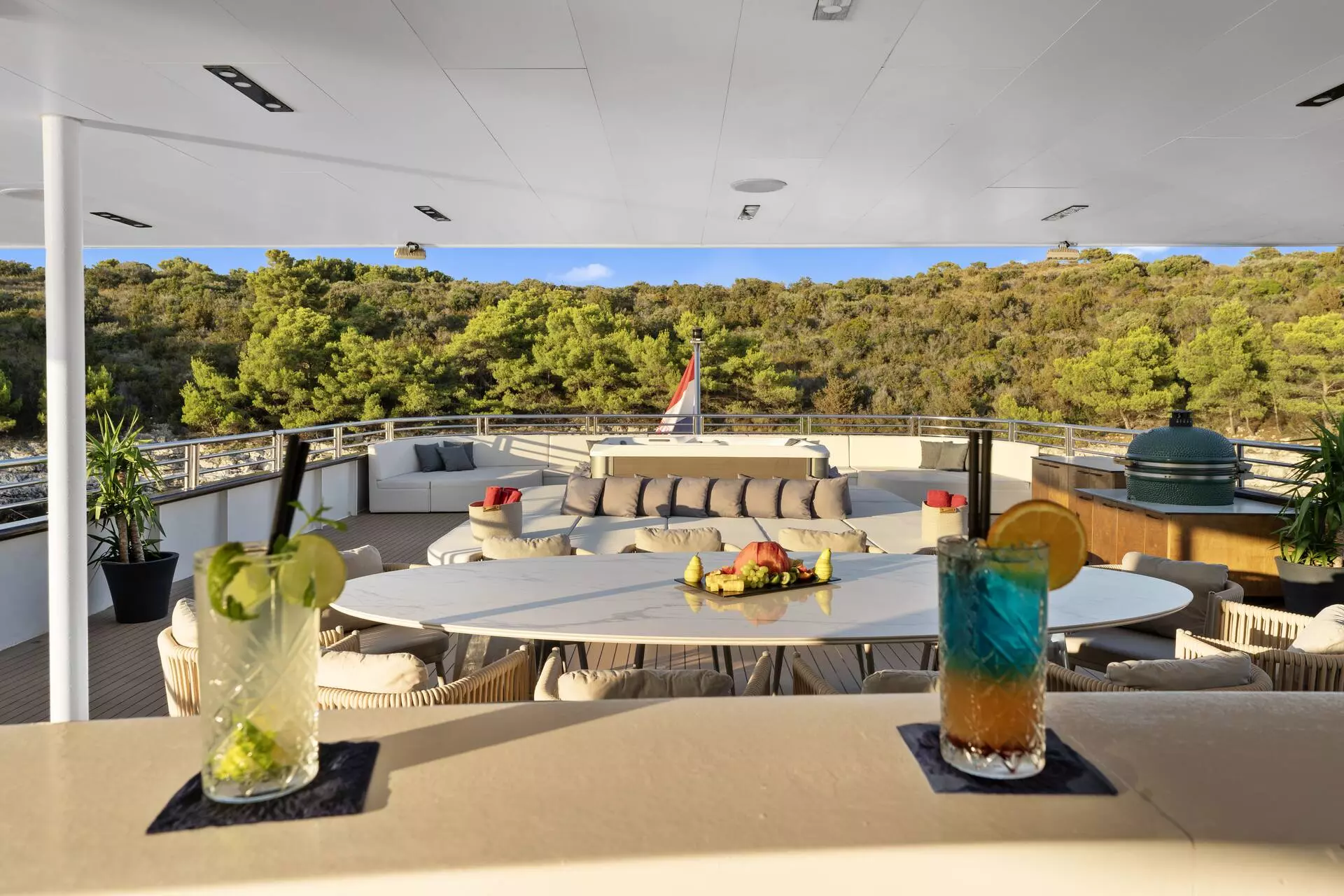 29. ALFA MARIO Sun deck.jpg