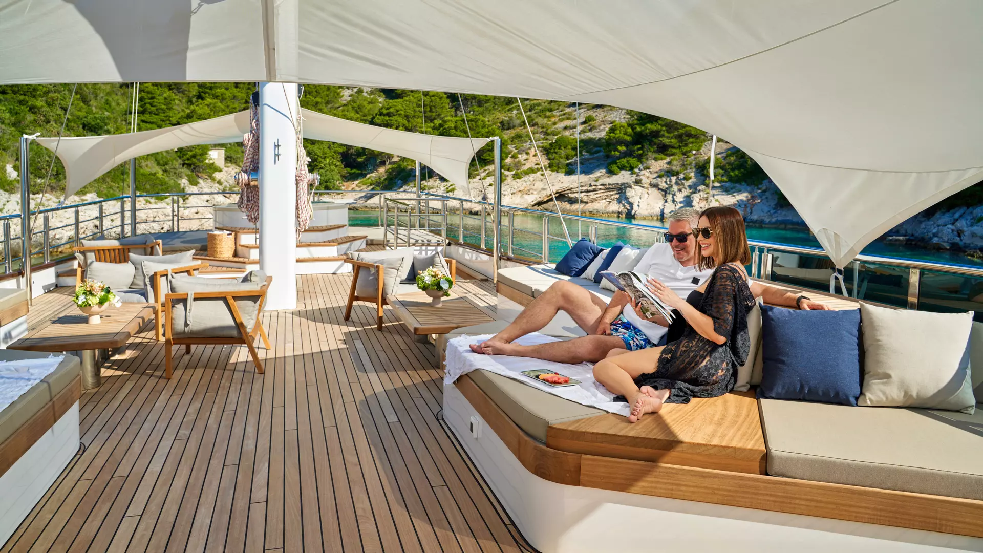11-Mal-Allure-lounging-area _.JPG